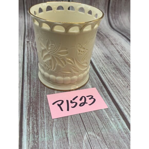 Lenox Flower Candle Holder Fine Ivory China 2004 Handcrafted with candle - Picture 12 of 12